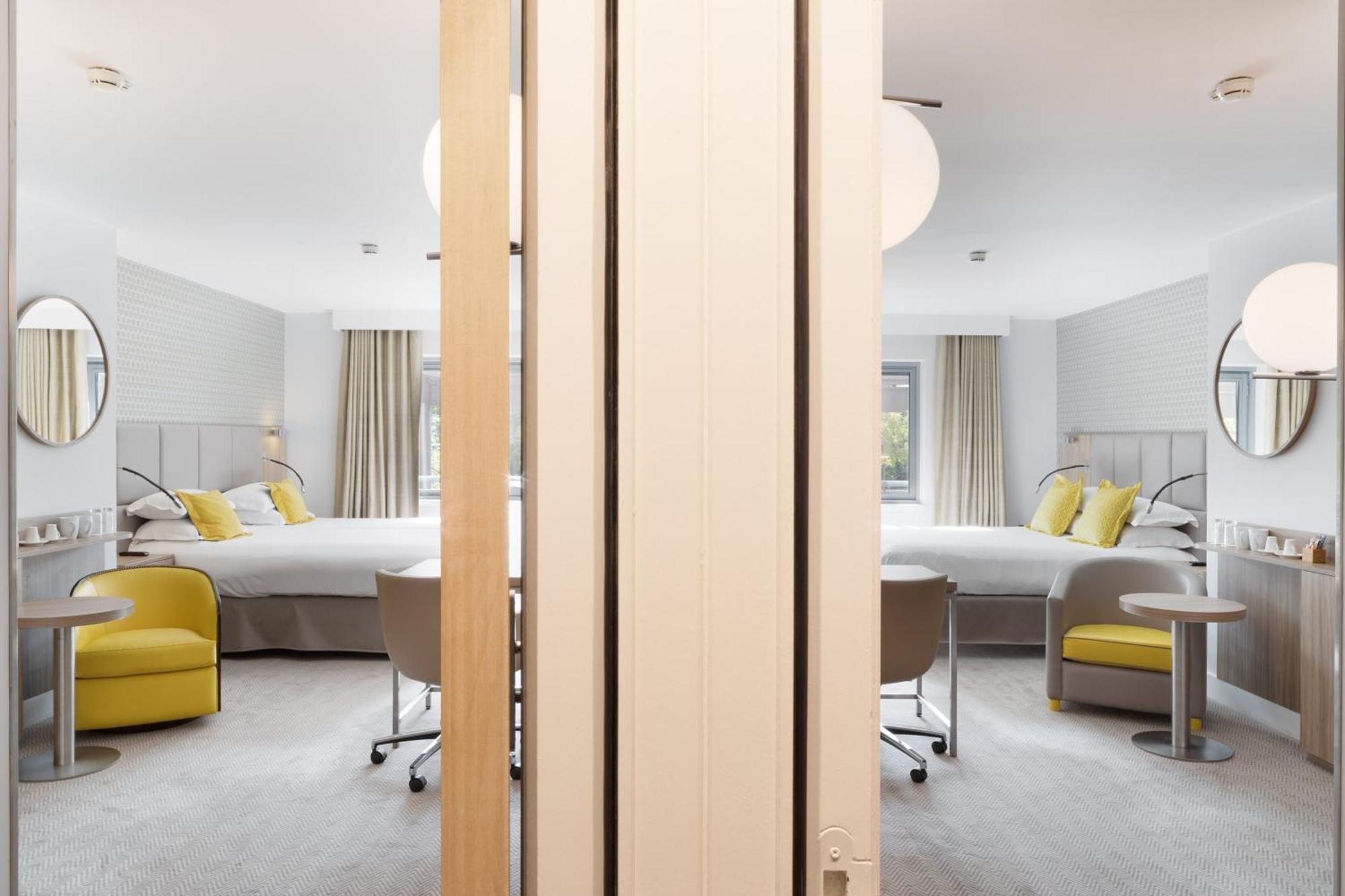 Hotel Crowne Plaza - Cite Internationale 4*