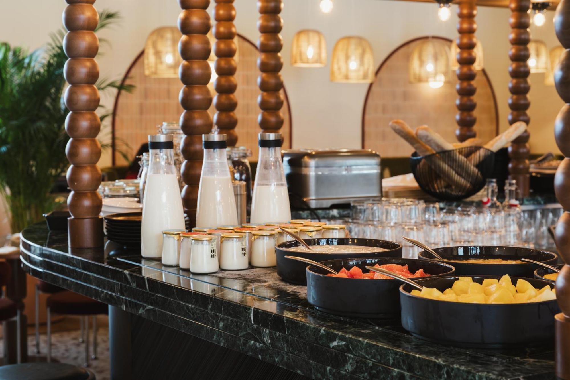 Hotel Crowne Plaza - Cite Internationale 4*