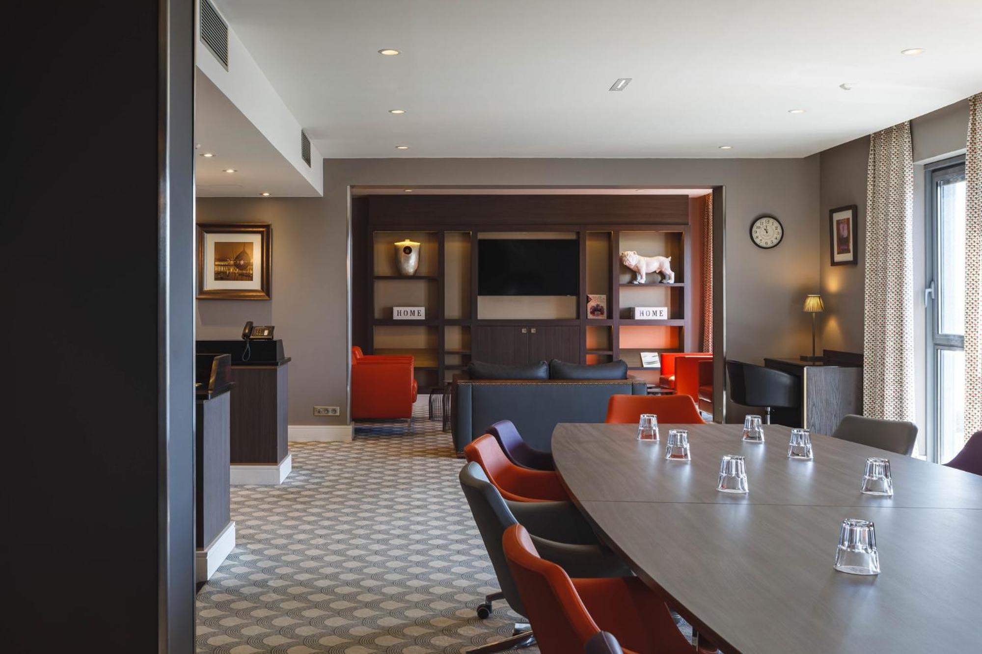 Crowne Plaza - Cite Internationale 4*