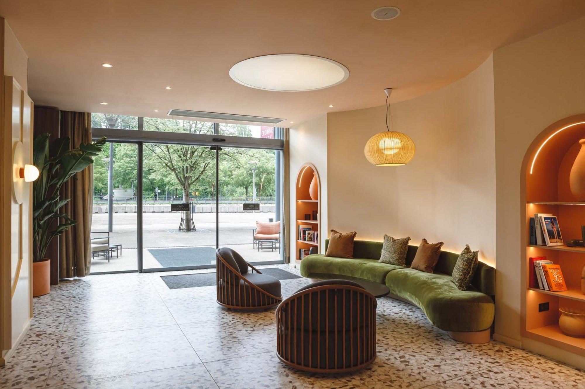 Crowne Plaza - Cite Internationale Hotel