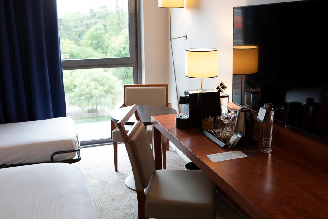 Crowne Plaza - Cite Internationale Hotel 4*