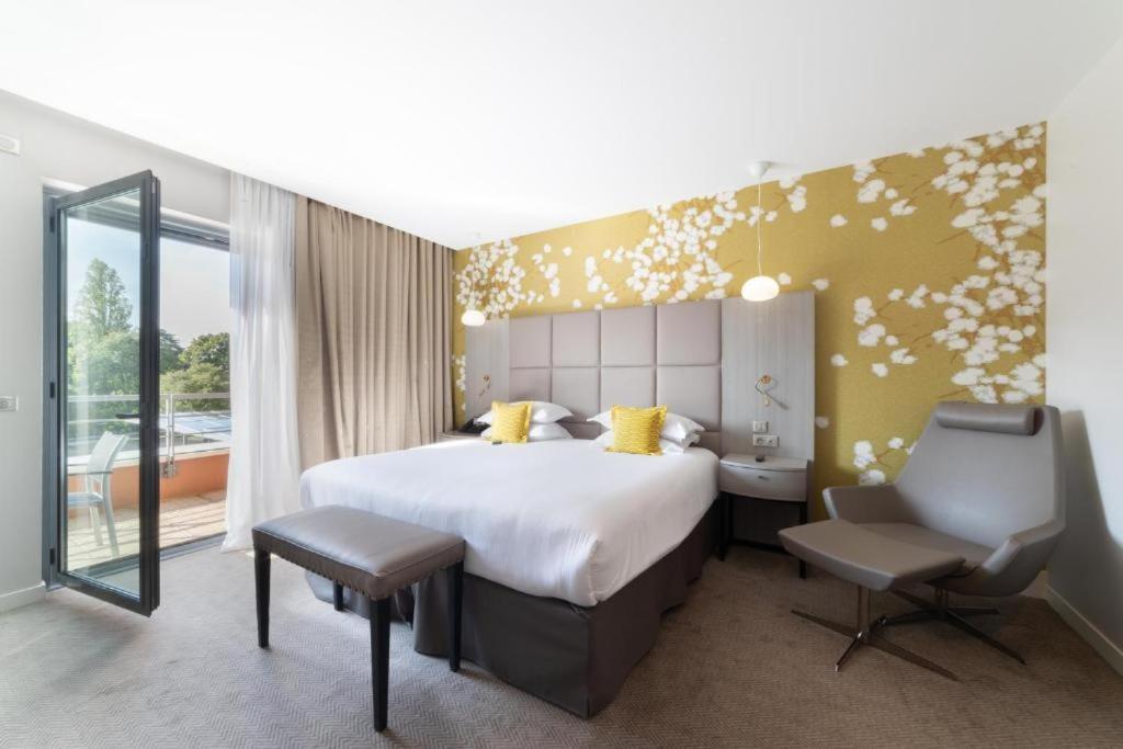 Crowne Plaza - Cite Internationale 4*