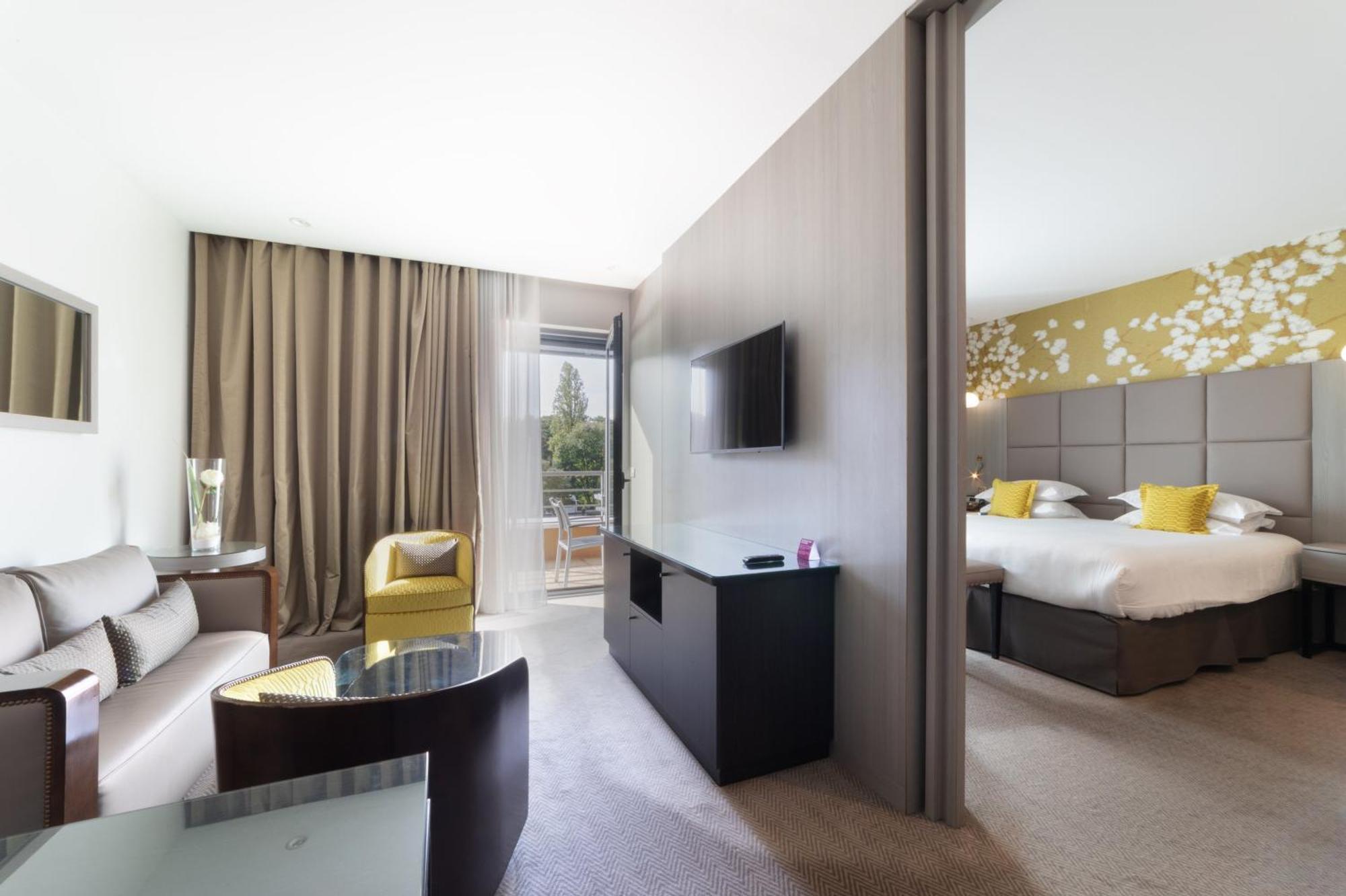 Crowne Plaza - Cite Internationale Hotel