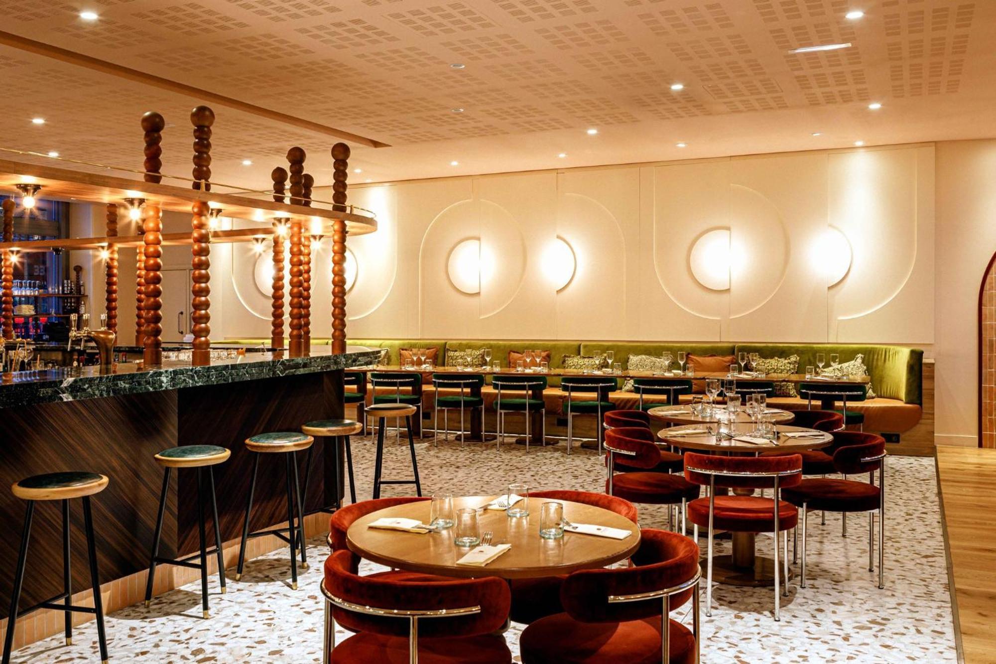 Hotel Crowne Plaza - Cite Internationale 4*
